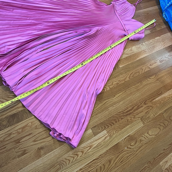 Mac Duggal Pleated Plunge Neck Wide Leg Jumpsuit Size 6 NWT - Picture 13 of 15